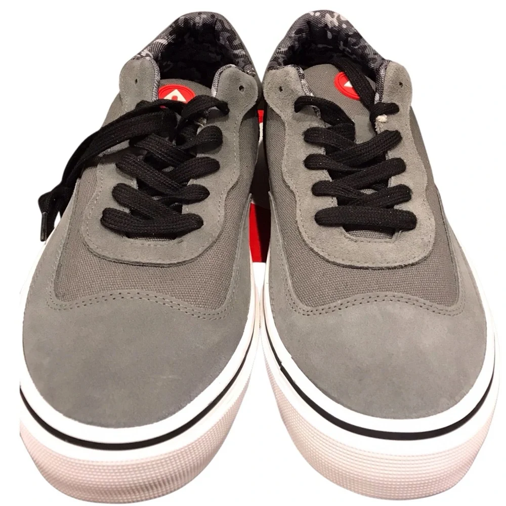 NIB Airwalk Kickflip CW06510M Mens Gray‎ Suede Skate Inspired Sneakers Shoes 10